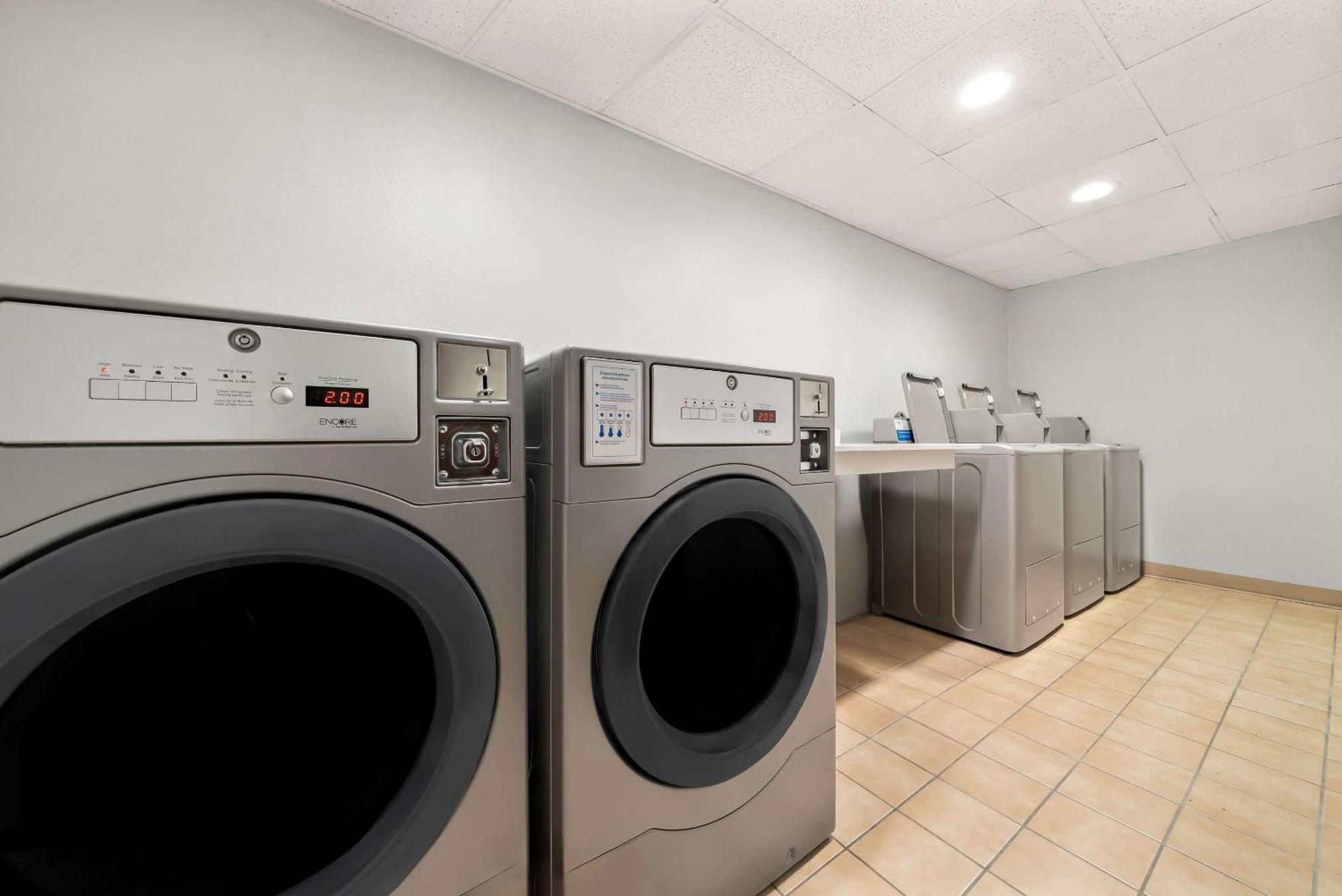 Suburban Studios, Kearney Dış mekan fotoğraf