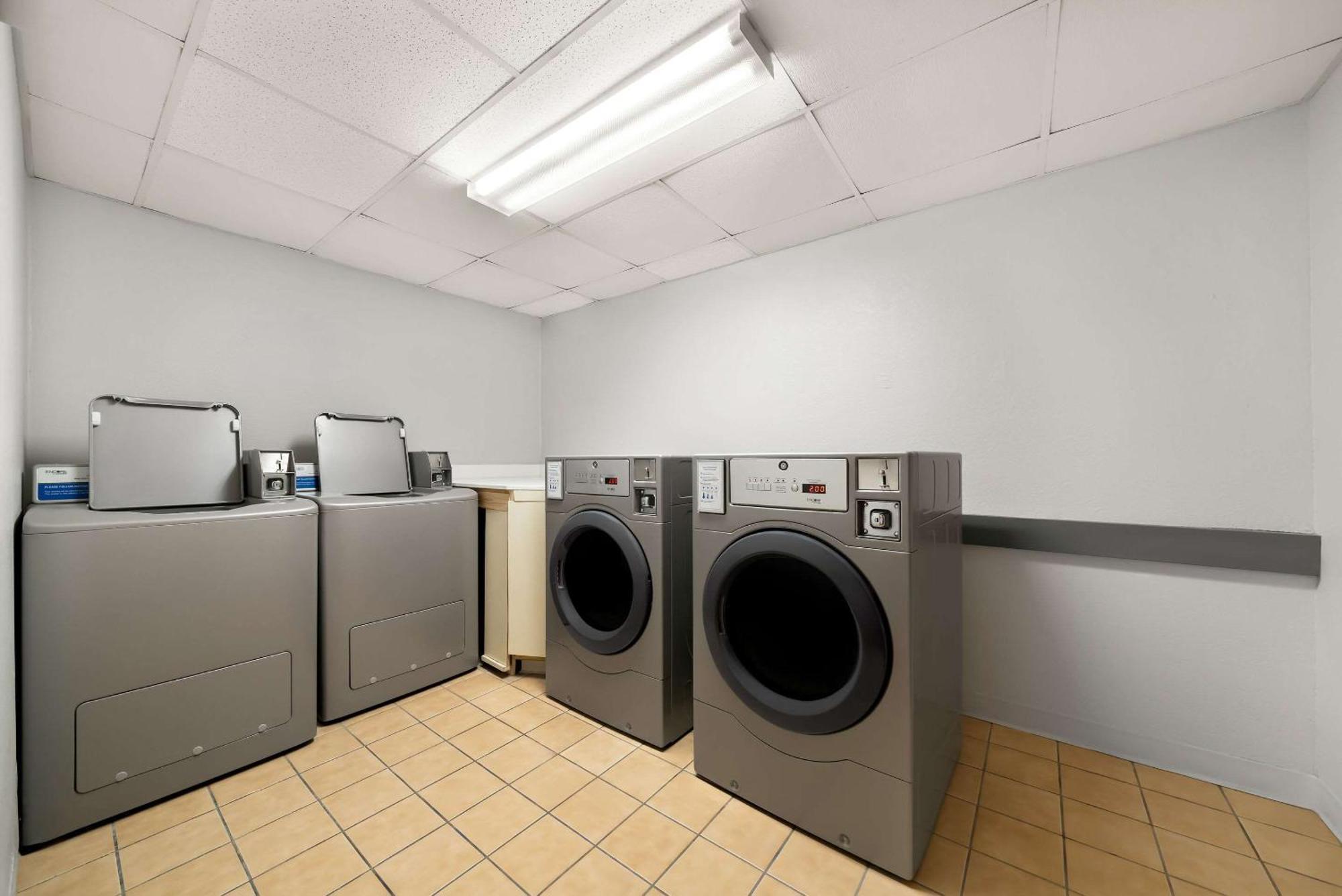 Suburban Studios, Kearney Dış mekan fotoğraf